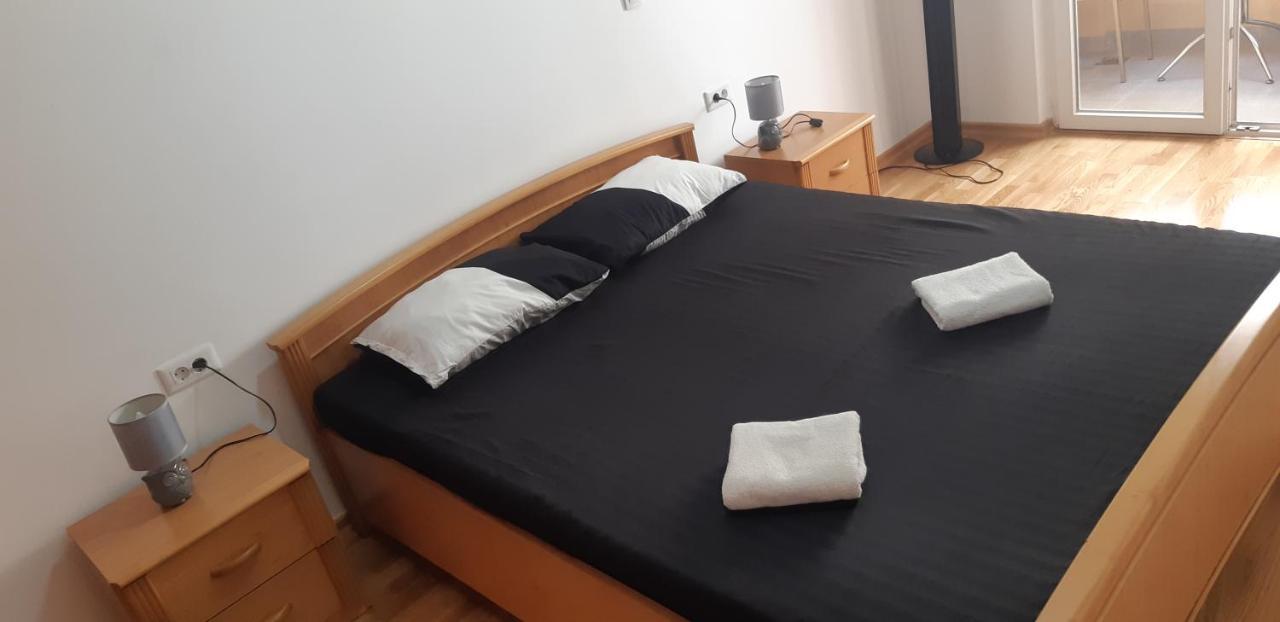 Daka-Maka Lägenhet Podgorica Exteriör bild